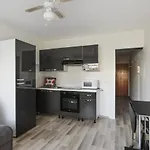 Charming Flat With Pool 8 Min Away From The Beach In Antibes - Welkeys