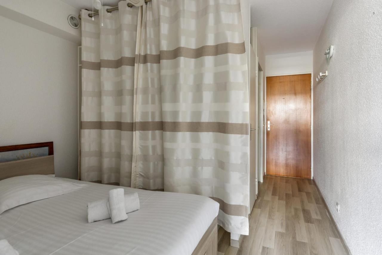 Charming Flat With Pool 8 Min Away From The In - Welkeys Apartment Antibes