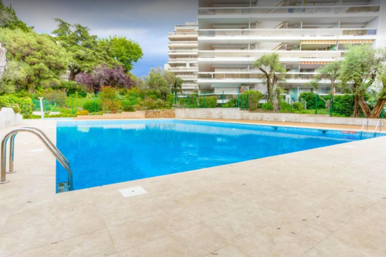 Apartment Charming Flat With Pool 8 Min Away From The In - Welkeys